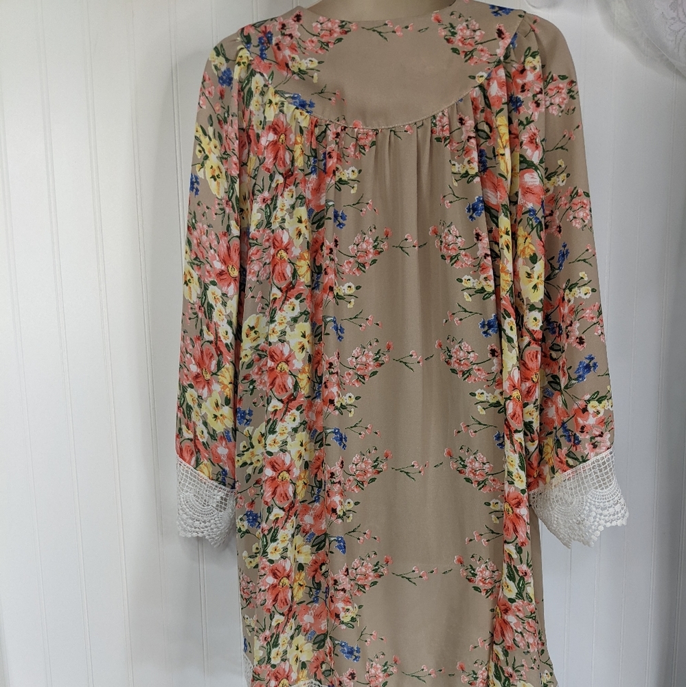 BOUTIQUE Crochet Trim Floral Kimono Sz L - Picture 7 of 12
